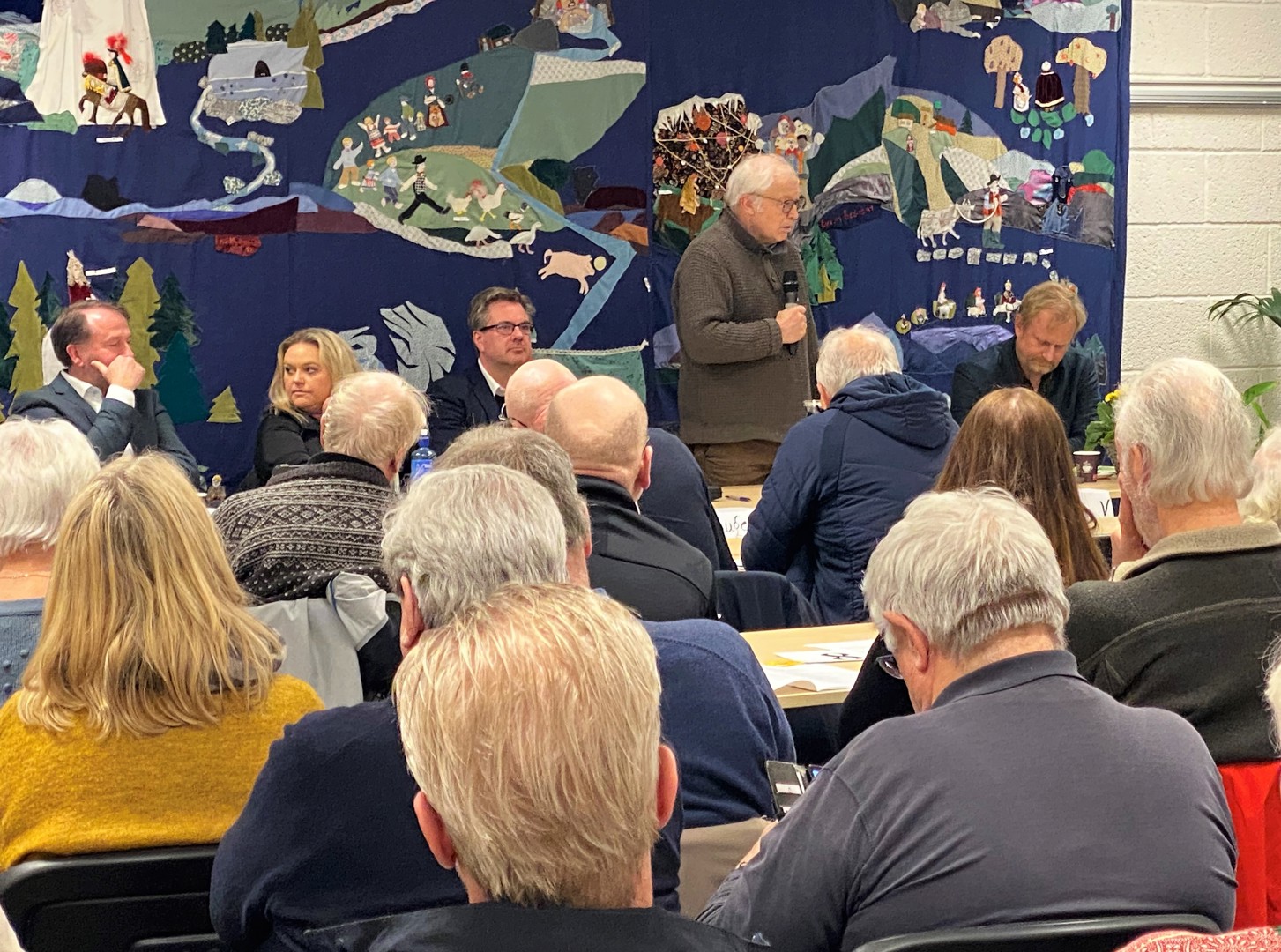 Årsmøte med fullt Grendehus