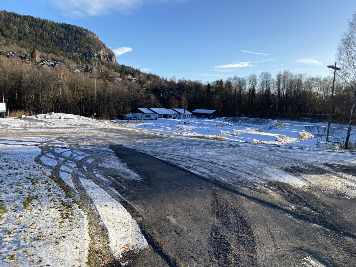 Trafikksikker levering av elever til Bryn skole?